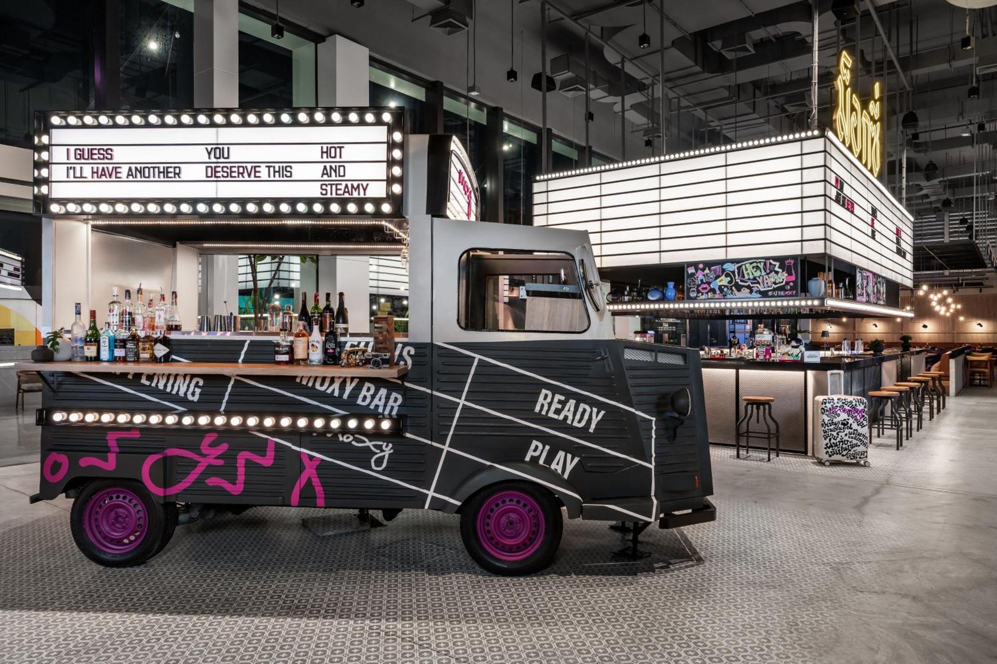 Moxy Bangkok Ratchaprasong Hotel Buitenkant foto