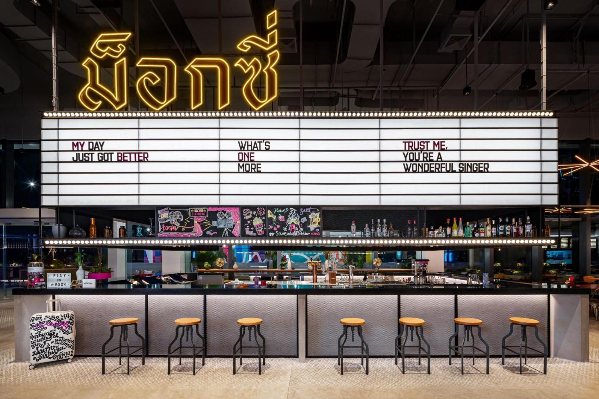 Moxy Bangkok Ratchaprasong Hotel Buitenkant foto